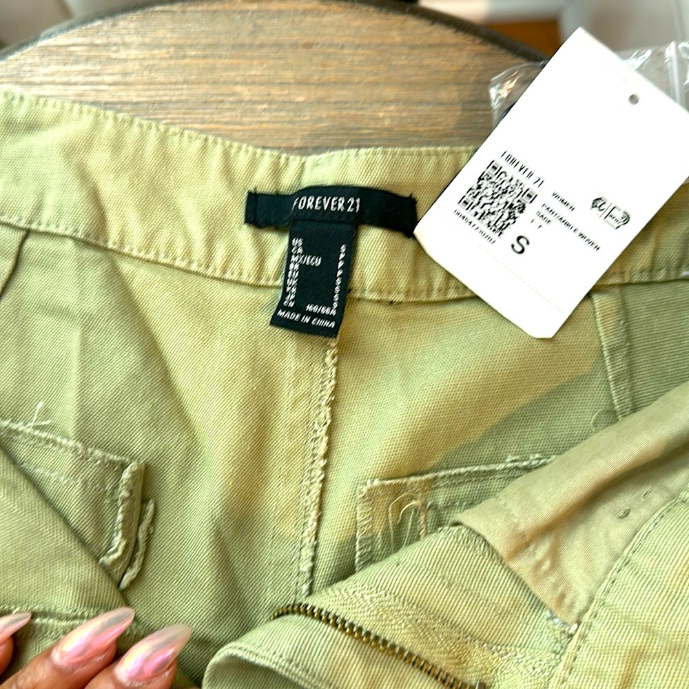 Women’s ankle woven pants